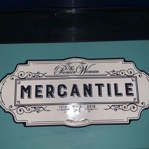 NWT pioneer woman sign